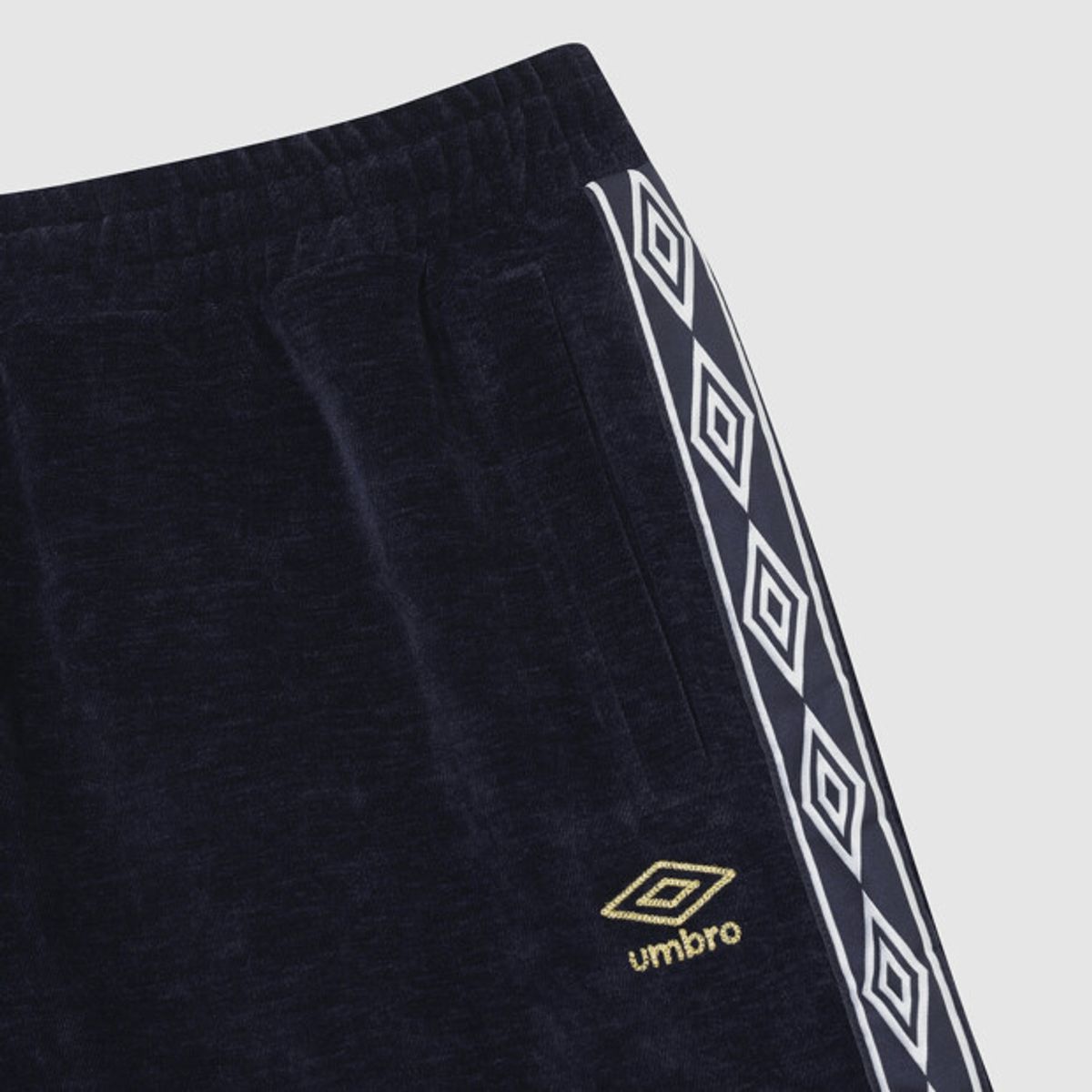 엄브로(UMBRO) 셔닐 블렌드 스트레이트 트랙 팬츠 네이비 UR423CFPN4