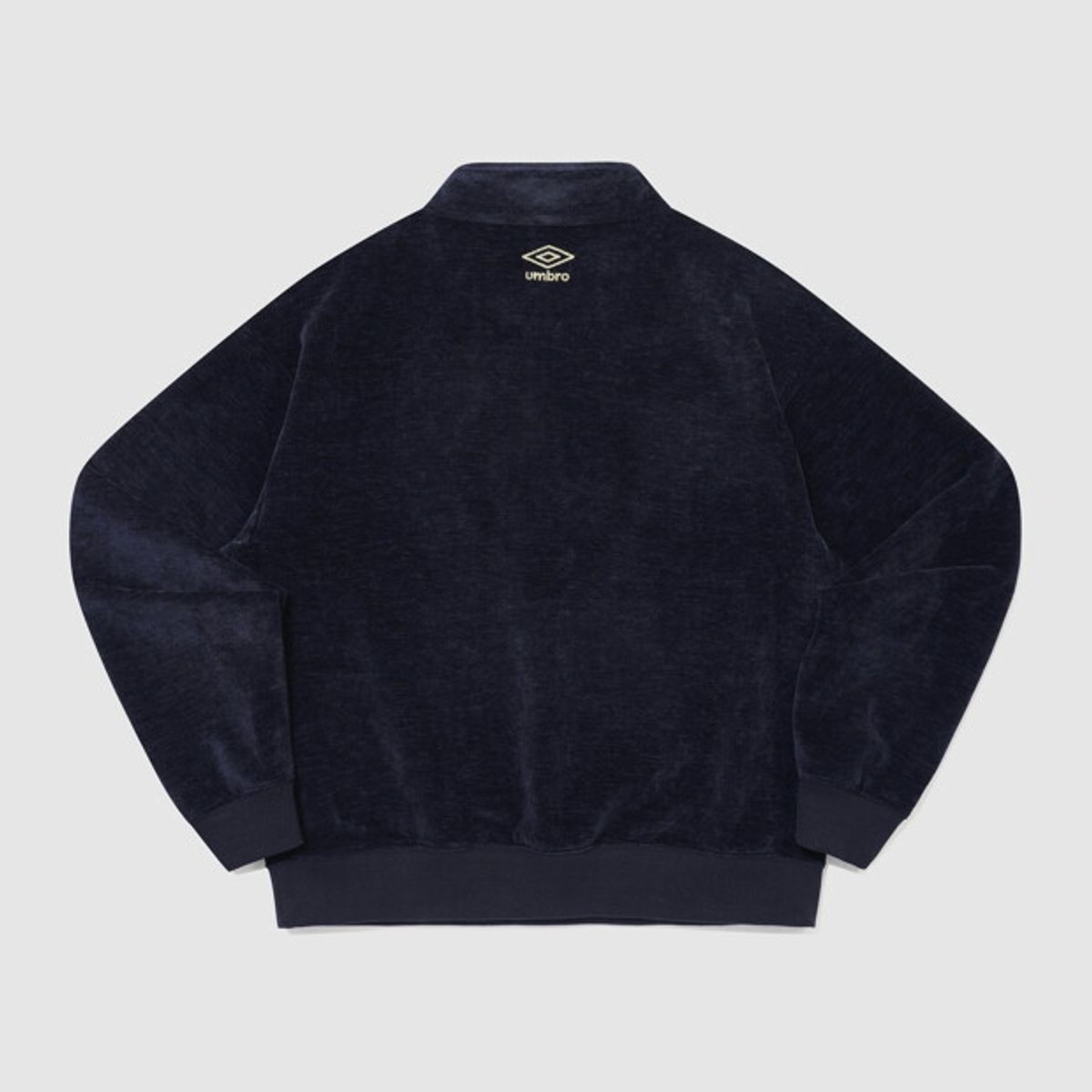 엄브로(UMBRO) 셔닐블렌드 하프집업 네이비 UR423CFSN3