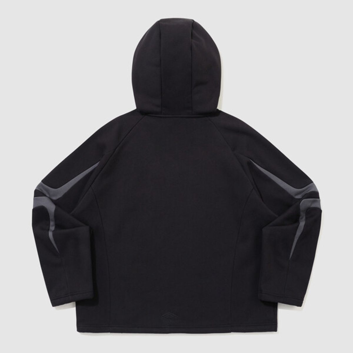 엄브로(UMBRO) 아이코닉 저지 트랙 후드 자켓 블랙 UR421SFTO8