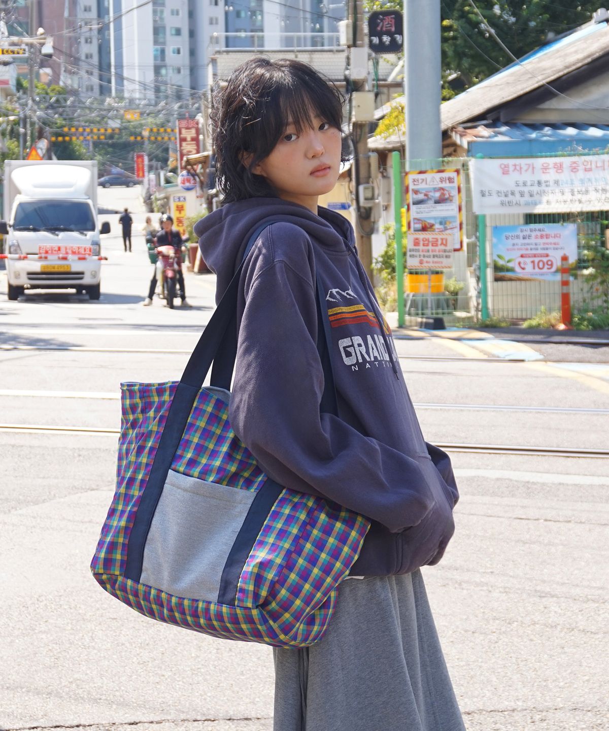 샐볼(SALBOL) PATCH REVERSIBLE BIG TOTE BAG [GRAY]