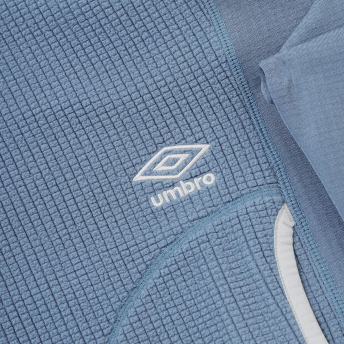 엄브로(UMBRO) 그리드 플리스 쿼터 집업 블루 UR421CFSO2