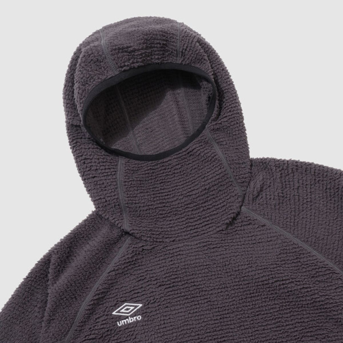 엄브로(UMBRO) 에어리움 경량 플리스 후드 티셔츠 차콜 UR321SHD93