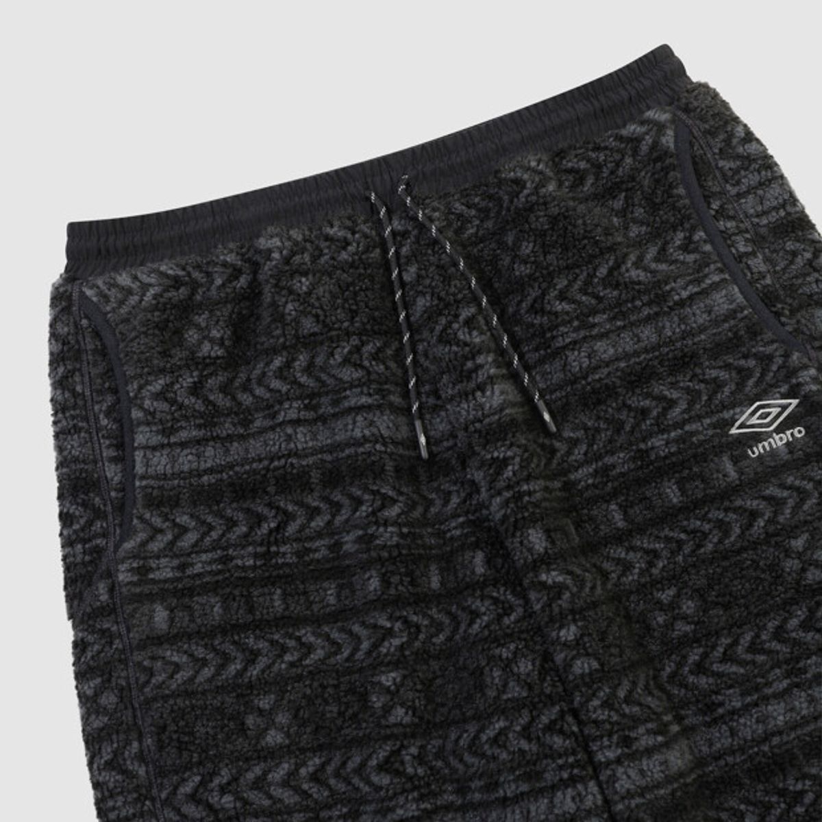 엄브로(UMBRO) 쉐르파 플리스 조거 팬츠 블랙 UR423CFPO5