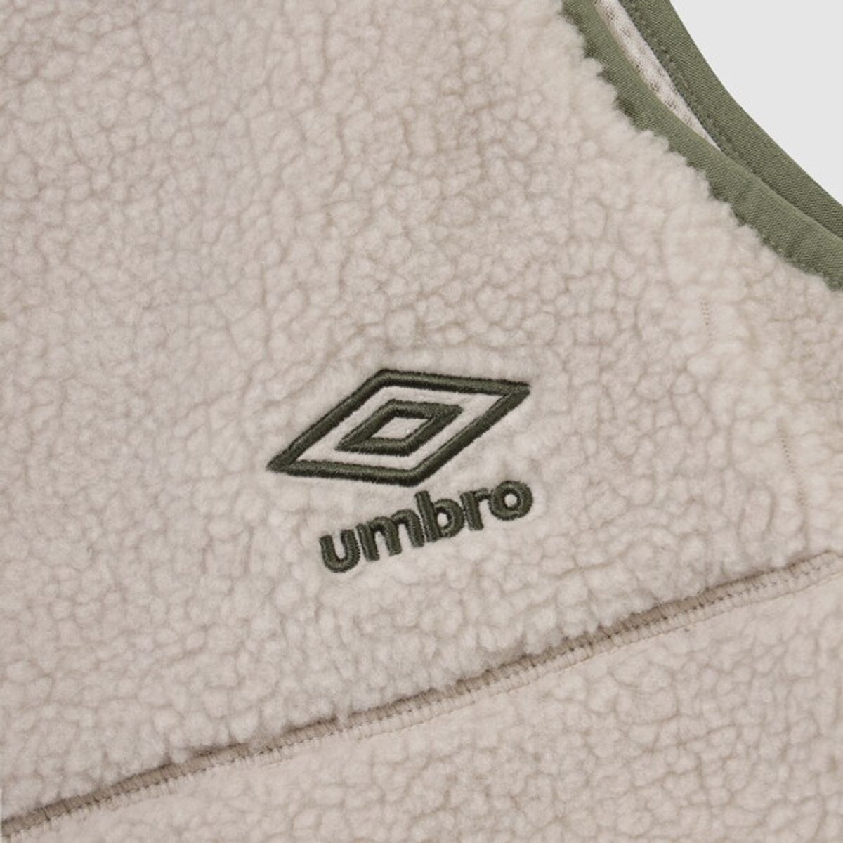 엄브로(UMBRO) 쉐르파 플리스 베스트 베이지 UR421CWVO1