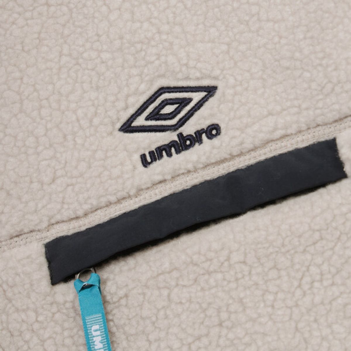엄브로(UMBRO) 쉐르파 플리스 자켓 베이지 UR423CFJO1