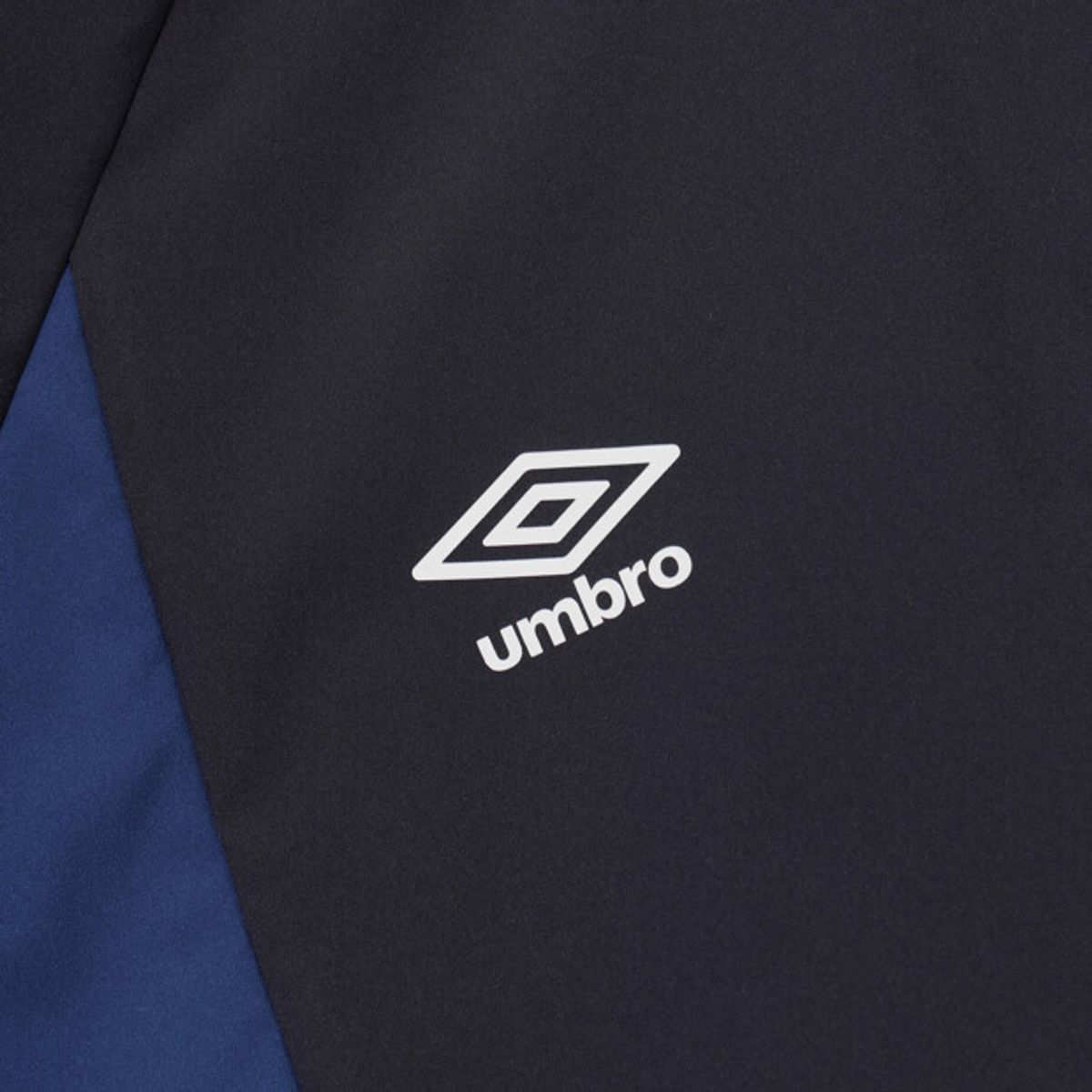 엄브로(UMBRO) PTR 인슐레이션 라운드넥 피스테 네이비 UR421SWTN8