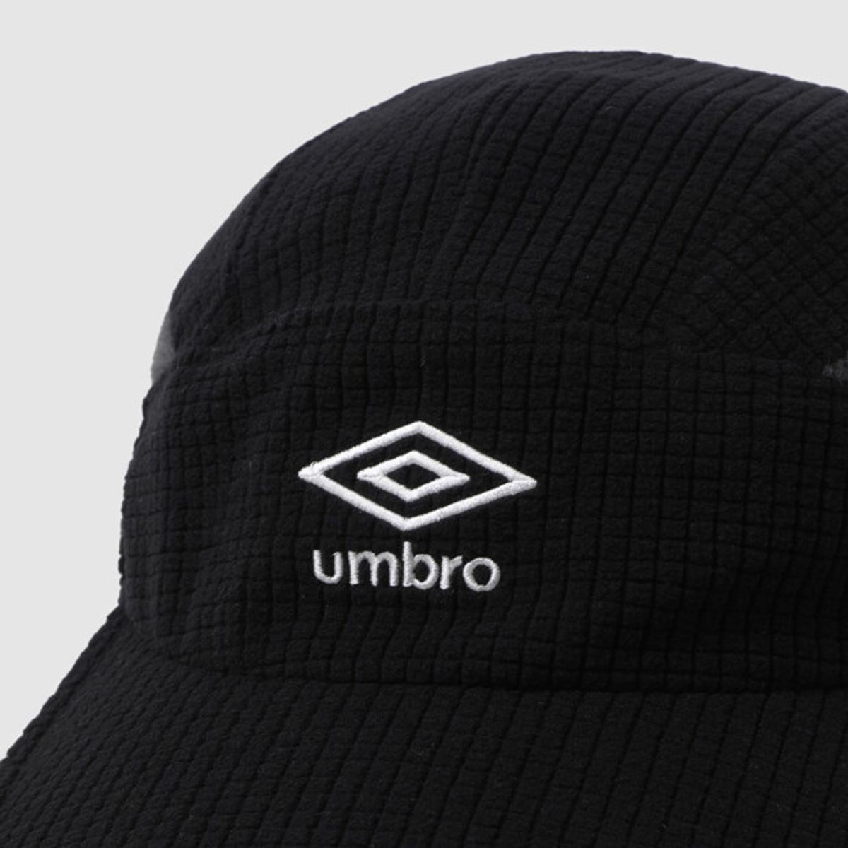 엄브로(UMBRO) 윈터브리드 이어플랩 블랙 UR423SCPO4