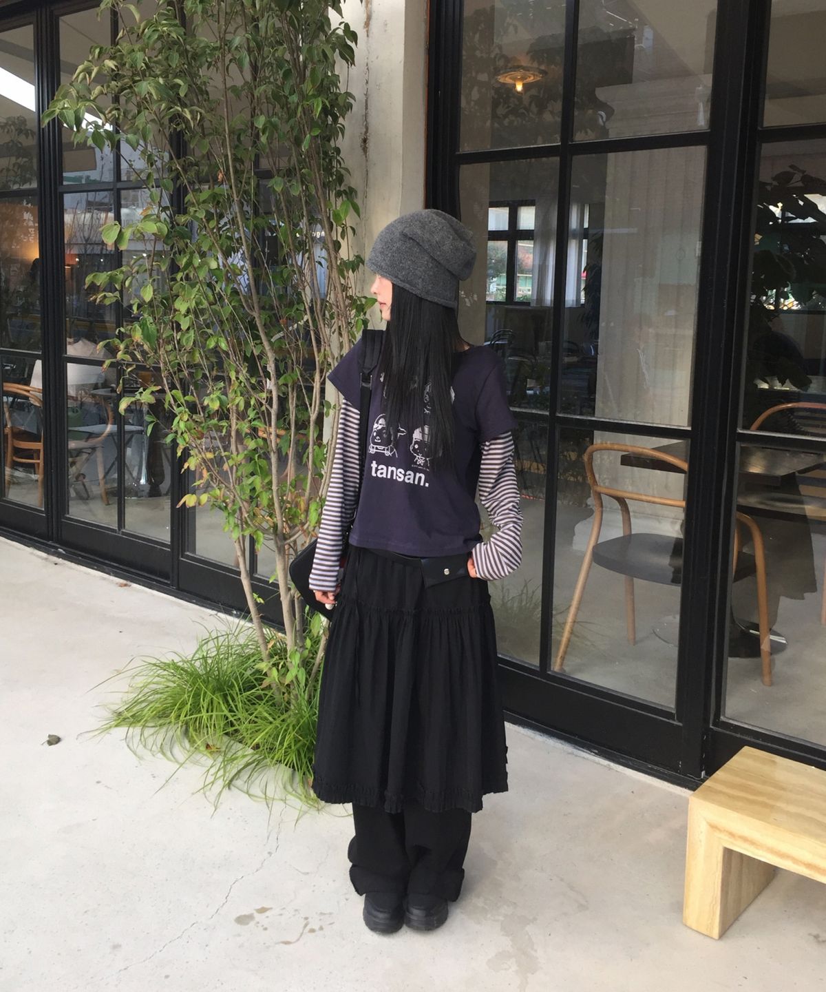 탄산마그네슘(TANSANMAGNESIUM) 안녕자두야X탄산 프렌즈 픽셀 레이어드 롱슬리브 (네이비)