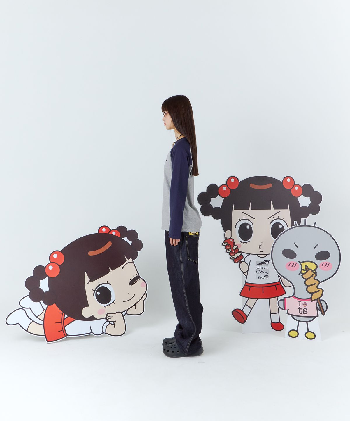 탄산마그네슘(TANSANMAGNESIUM) 안녕자두야X탄산 앉은 꼬꼬 롱슬리브 (그레이/네이비)