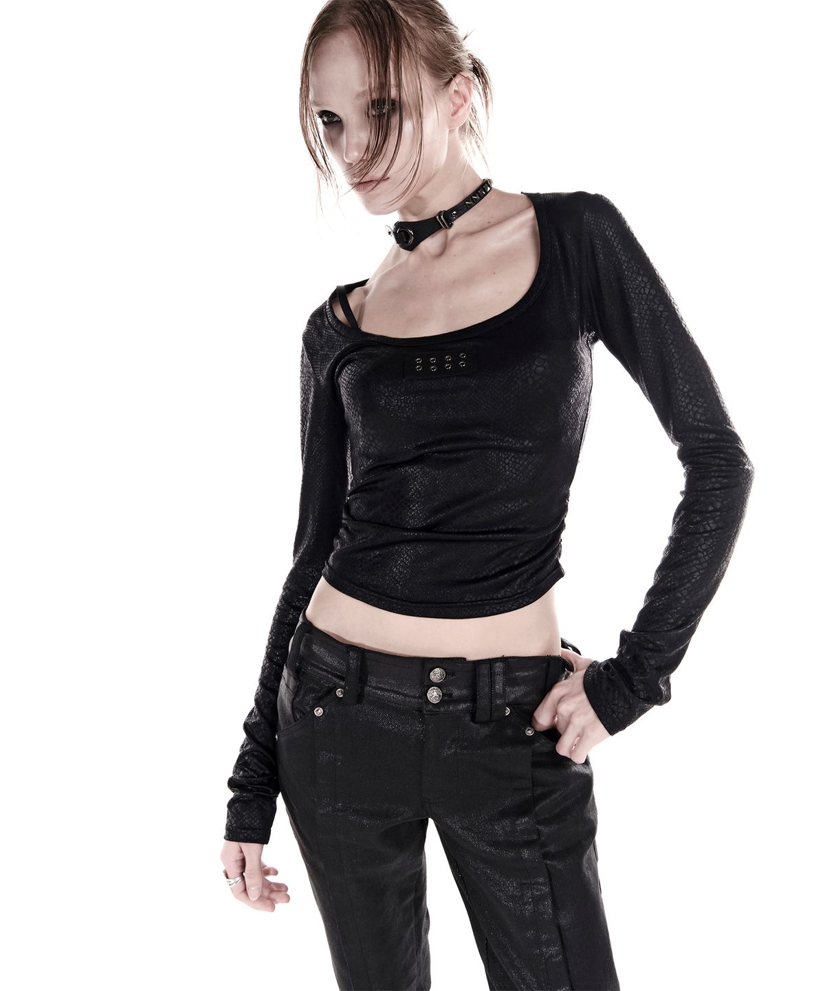 이양(EYANG) PYTHON U-NECK LONGSLEEVE TOP BLACK