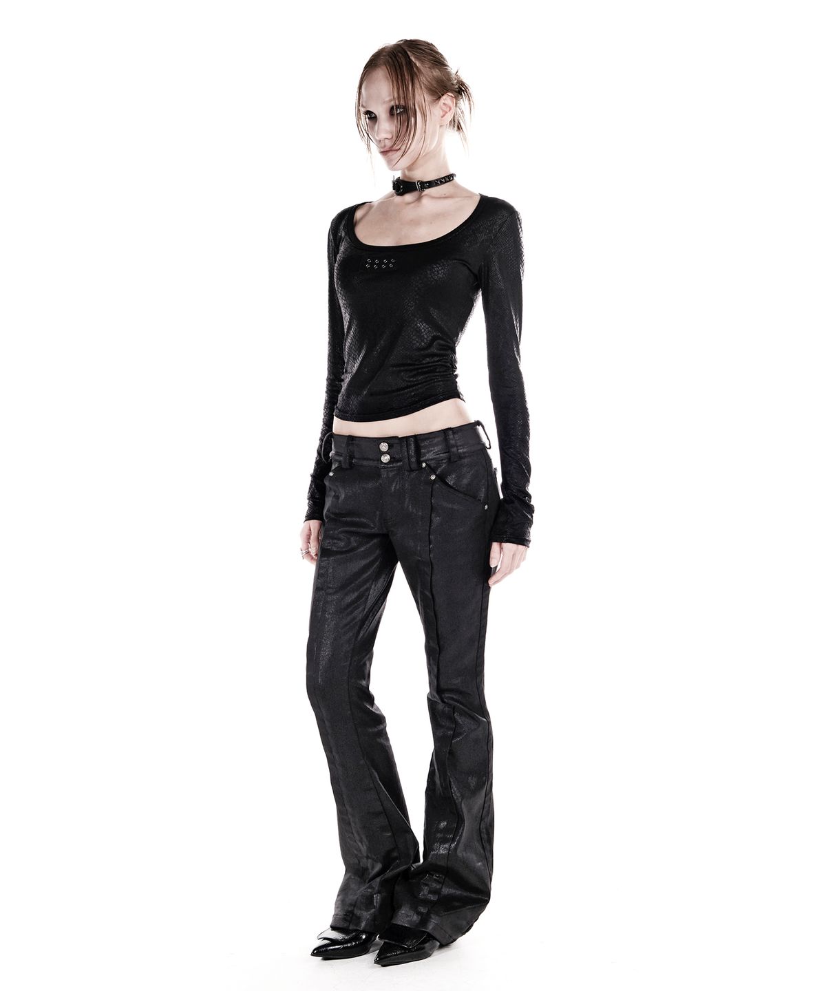 이양(EYANG) PYTHON U-NECK LONGSLEEVE TOP BLACK