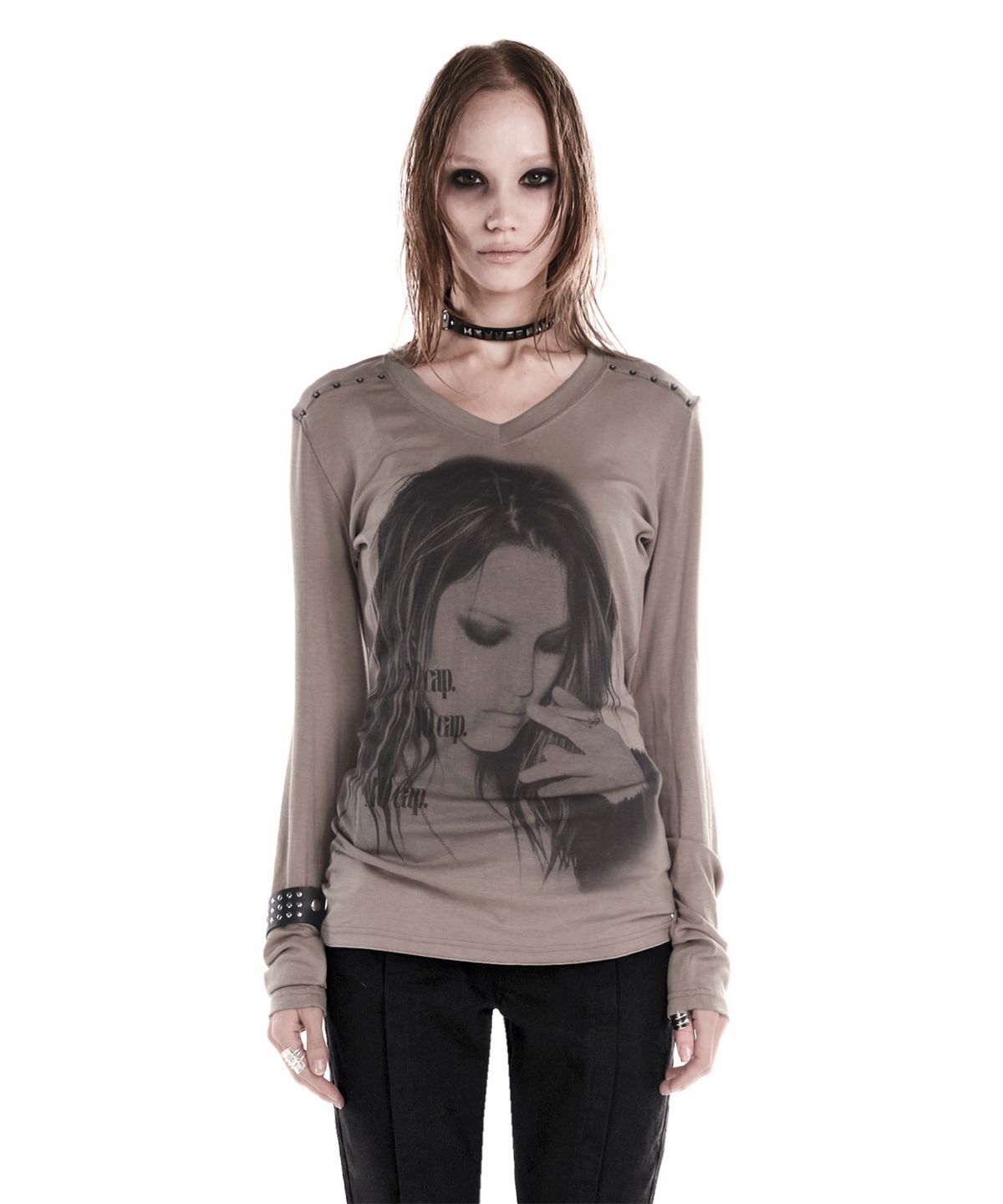 이양(EYANG) NO CAP V-NECK LONGSLEEVE TOP KHAKI