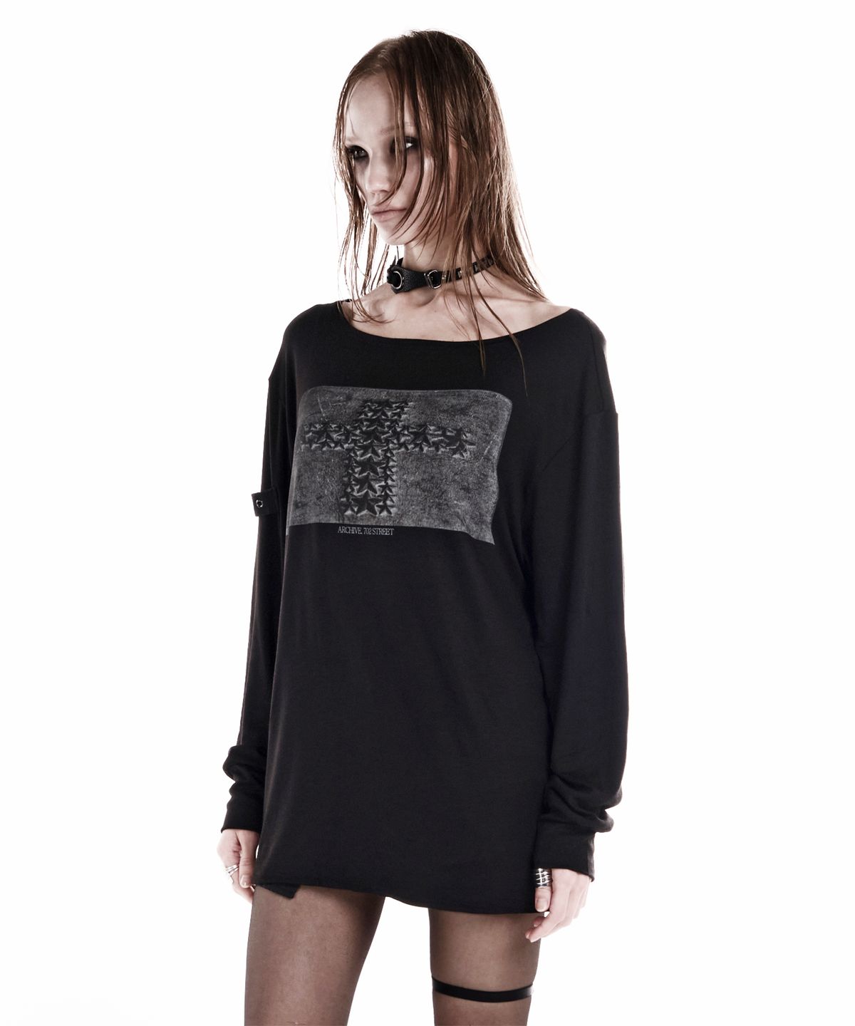 이양(EYANG) STAR CROSS LONGSLEEVE TOP BLACK