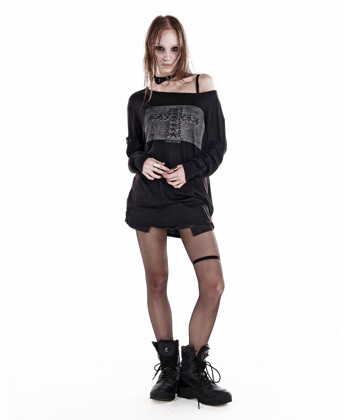이양(EYANG) STAR CROSS LONGSLEEVE TOP BLACK