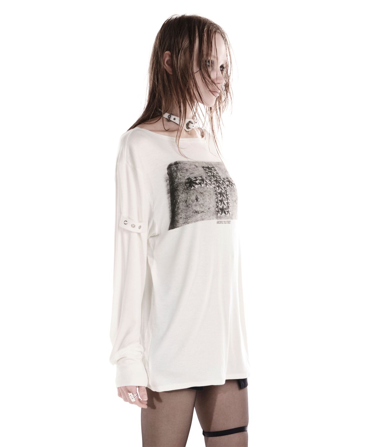 이양(EYANG) STAR CROSS LONGSLEEVE TOP IVORY