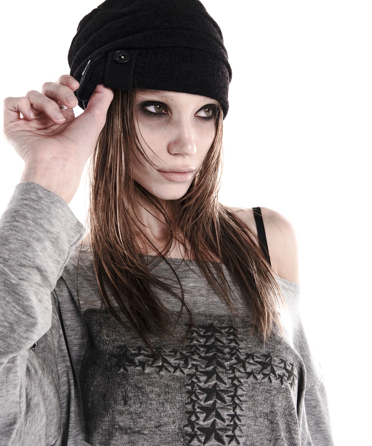 이양(EYANG) DOUBLE TAB BUTTON BEANIE