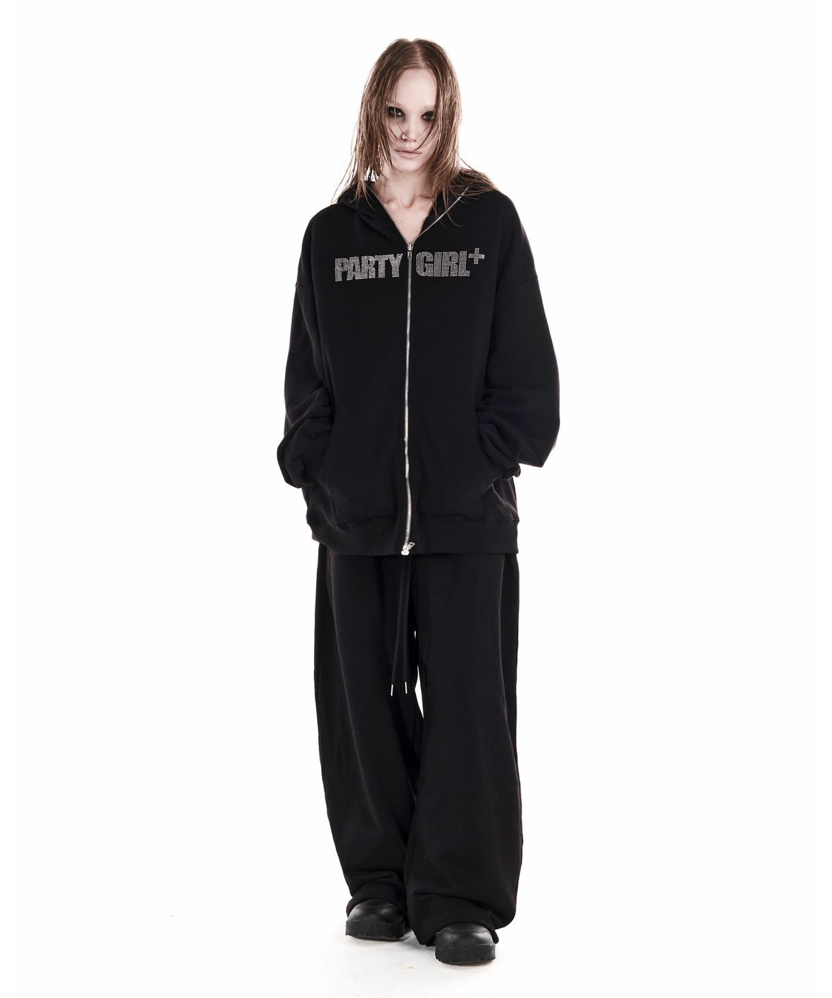 이양(EYANG) PARTY GIRL HOTFIX SET HOOD ZIP-UP BLACK