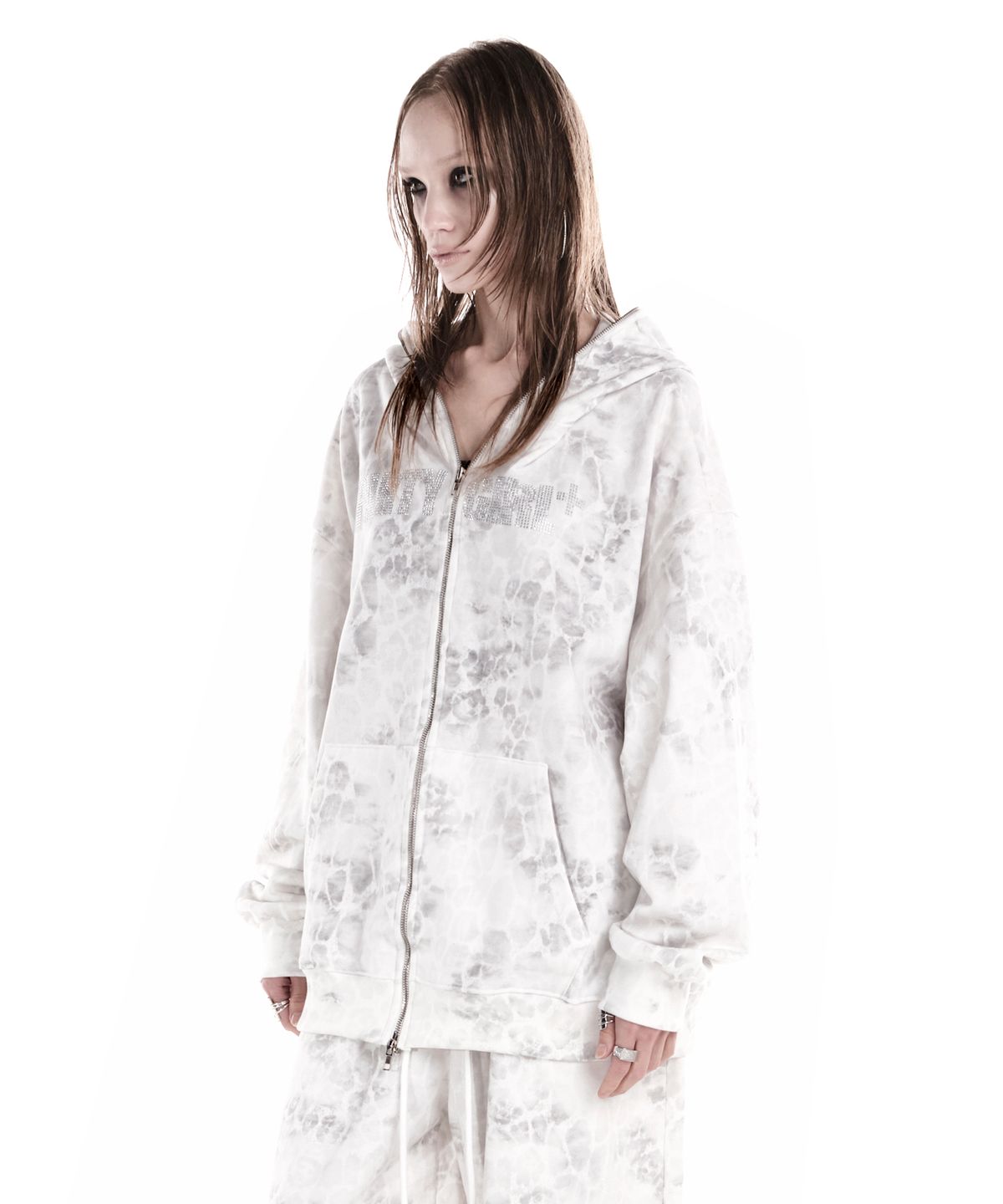 이양(EYANG) PARTY GIRL HOTFIX SET HOOD ZIP-UP WHITE LEOPARD