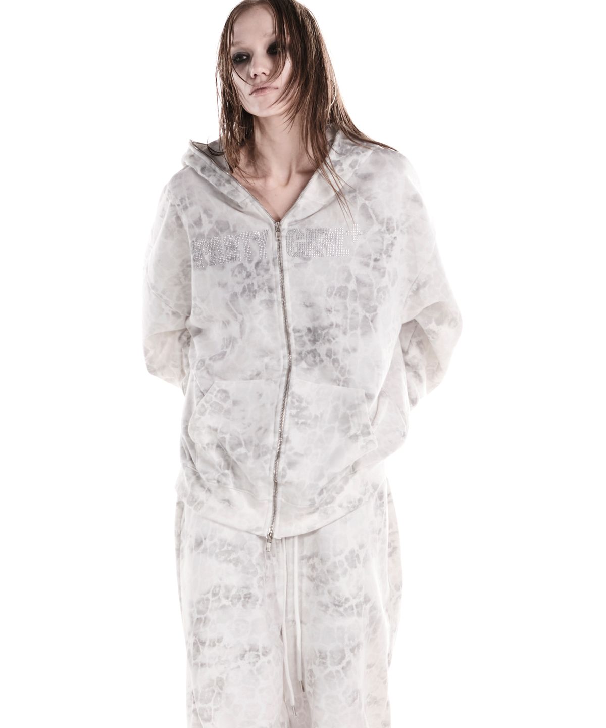 이양(EYANG) PARTY GIRL HOTFIX SET HOOD ZIP-UP WHITE LEOPARD