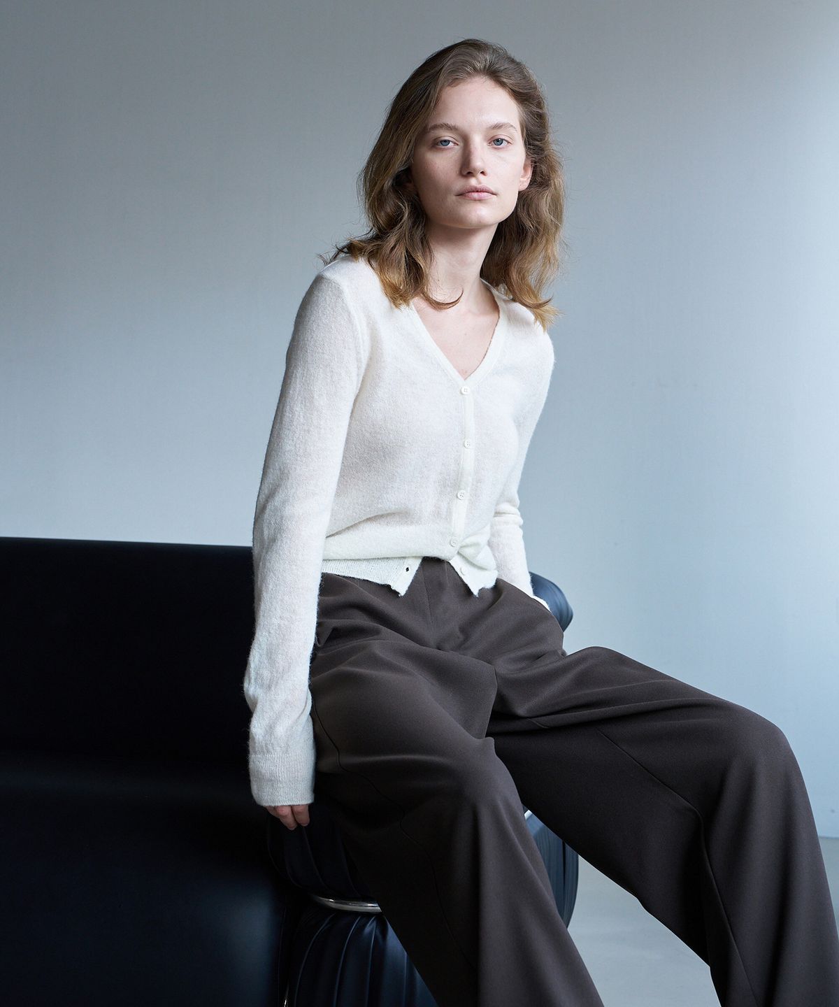 린테(LYNTE) Contour Waistless Wool Slacks
