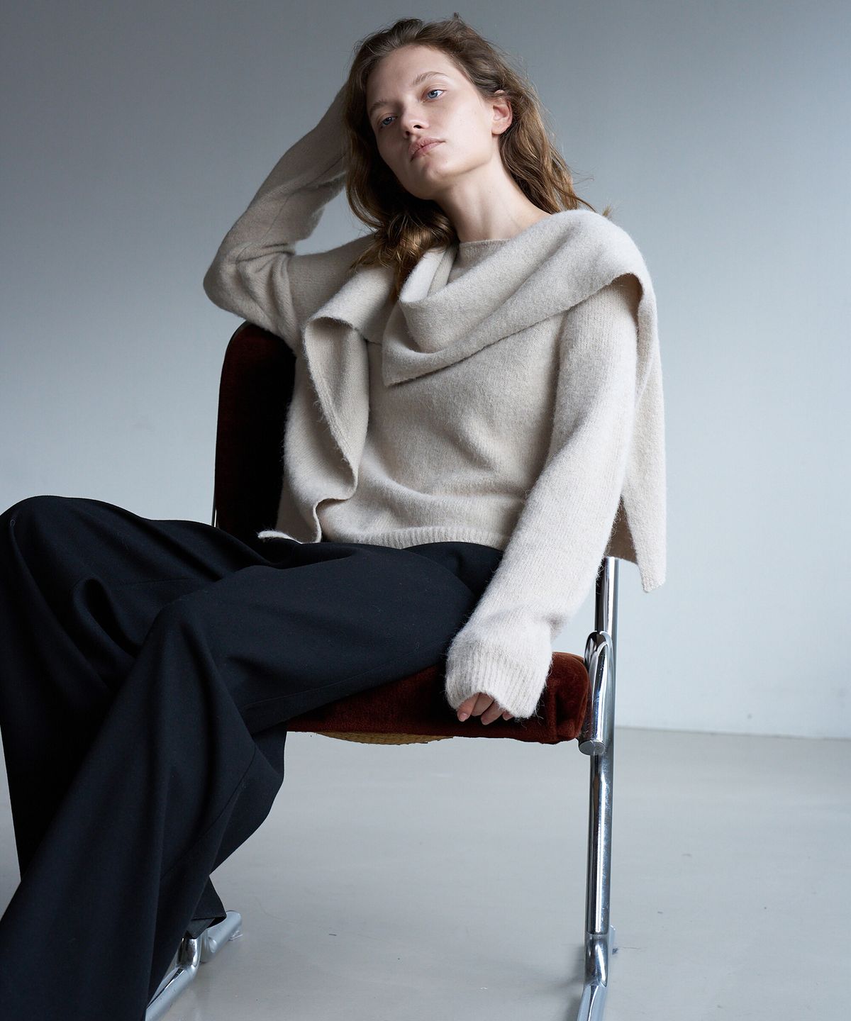 린테(LYNTE) Contour Waistless Wool Slacks