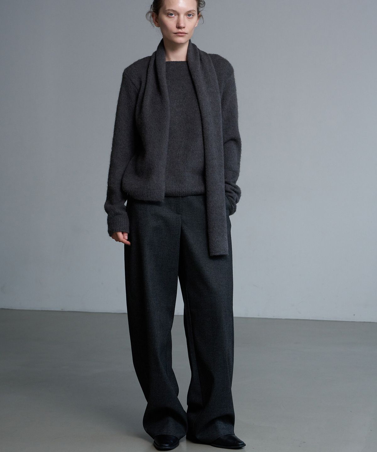 린테(LYNTE) Contour Waistless Wool Slacks