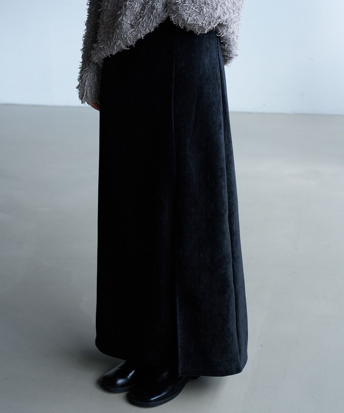 린테(LYNTE) Bellskin Maxi Skirt (Black)