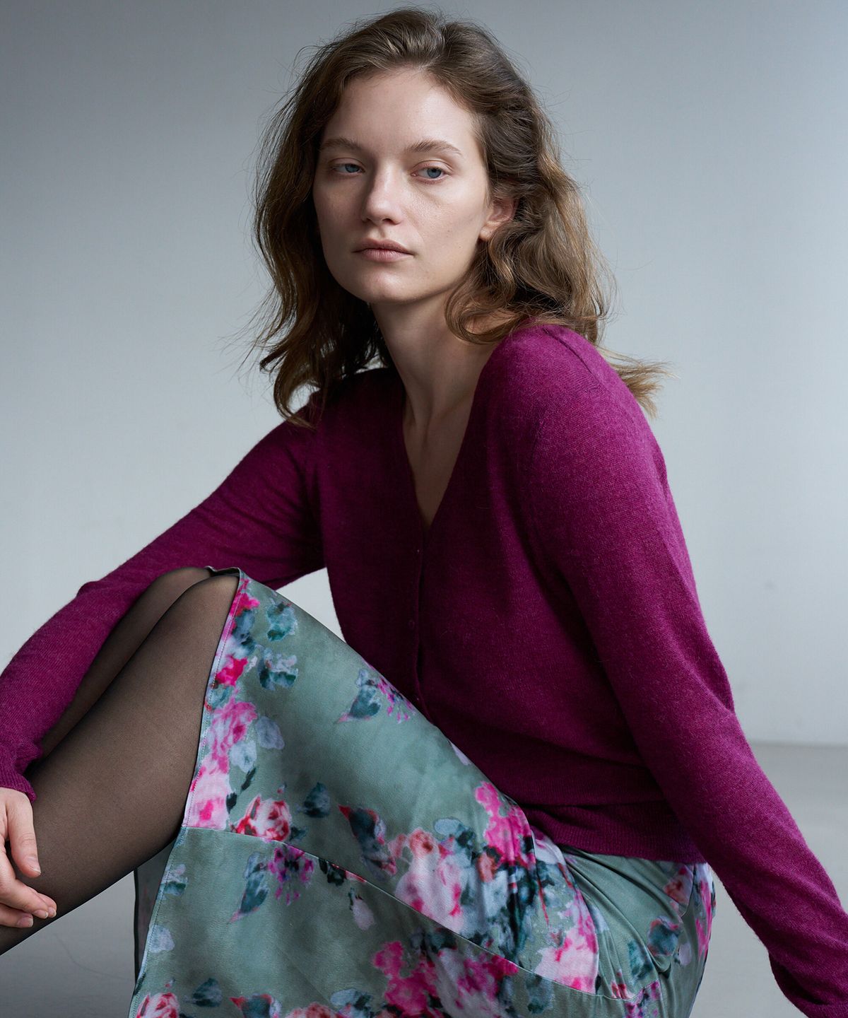 린테(LYNTE) Blurred Floral Midi Skirt (Sage Green)