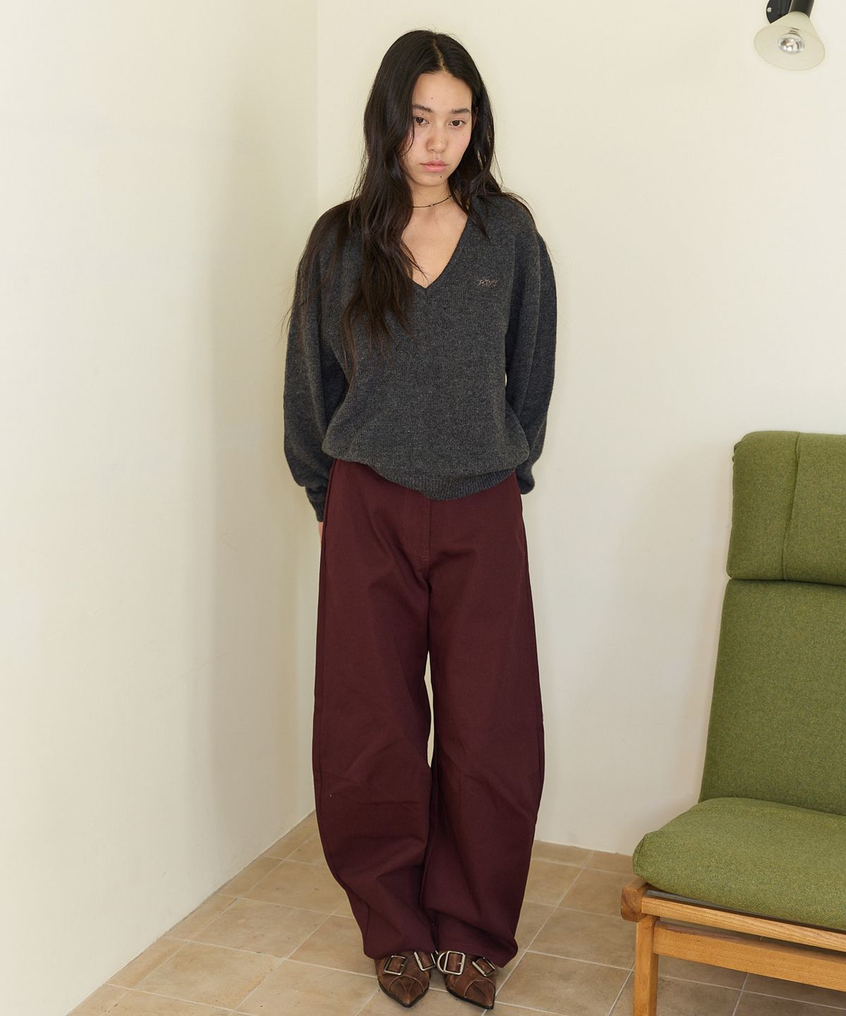 홈바디띵즈(HOMEBODY THINGS) HBT Wool V-Neck Knit (CHARCOAL)
