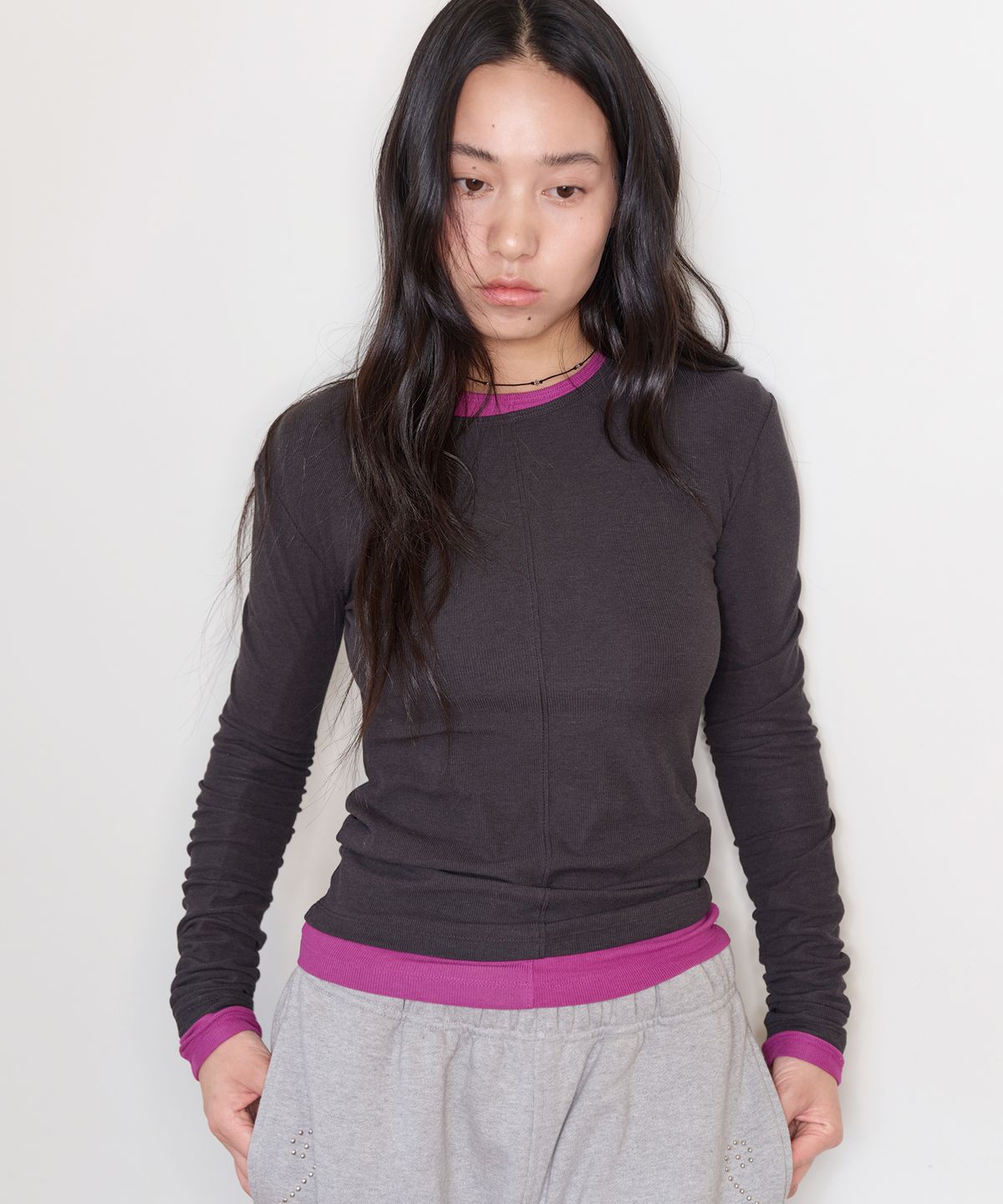 홈바디띵즈(HOMEBODY THINGS) Soft Ribbed Long Sleeve Tee (CHARCOAL)