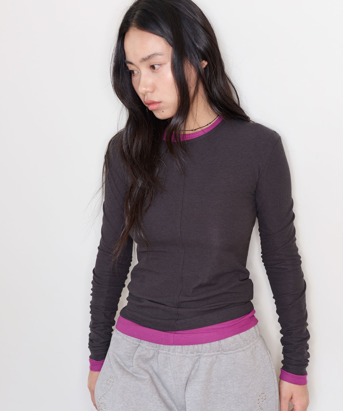 홈바디띵즈(HOMEBODY THINGS) Soft Ribbed Long Sleeve Tee (CHARCOAL)