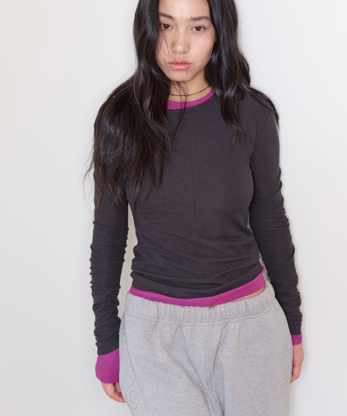 홈바디띵즈(HOMEBODY THINGS) Soft Ribbed Long Sleeve Tee (CHARCOAL)