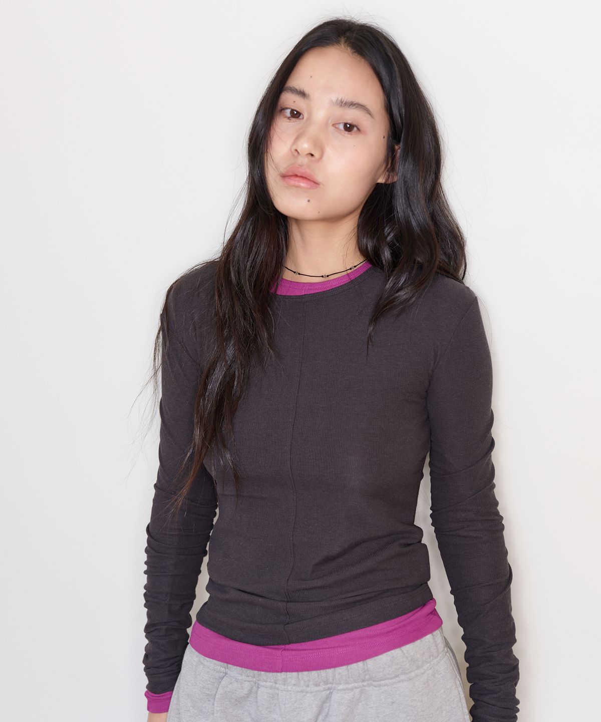 홈바디띵즈(HOMEBODY THINGS) Soft Ribbed Long Sleeve Tee (CHARCOAL)