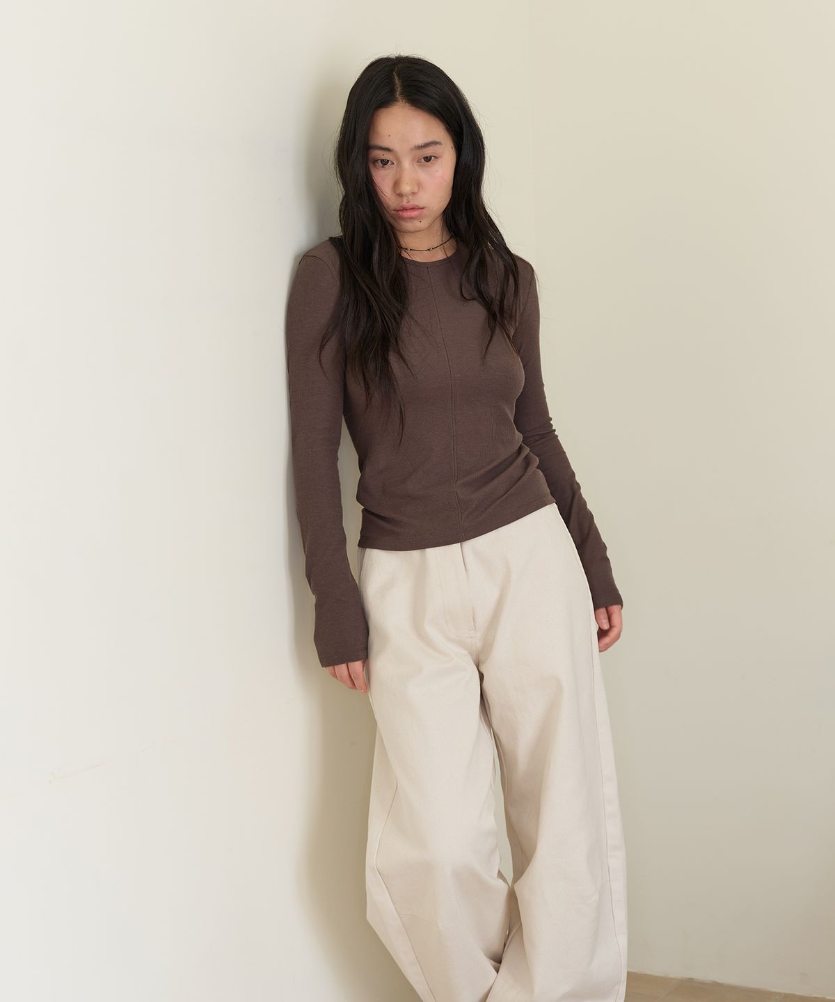 홈바디띵즈(HOMEBODY THINGS) Soft Ribbed Long Sleeve Tee (DARK BROWN)
