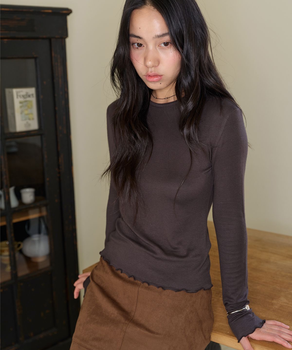 홈바디띵즈(HOMEBODY THINGS) Tencel Wool Lettuce Long Sleeve Tee (DARK BROWN)