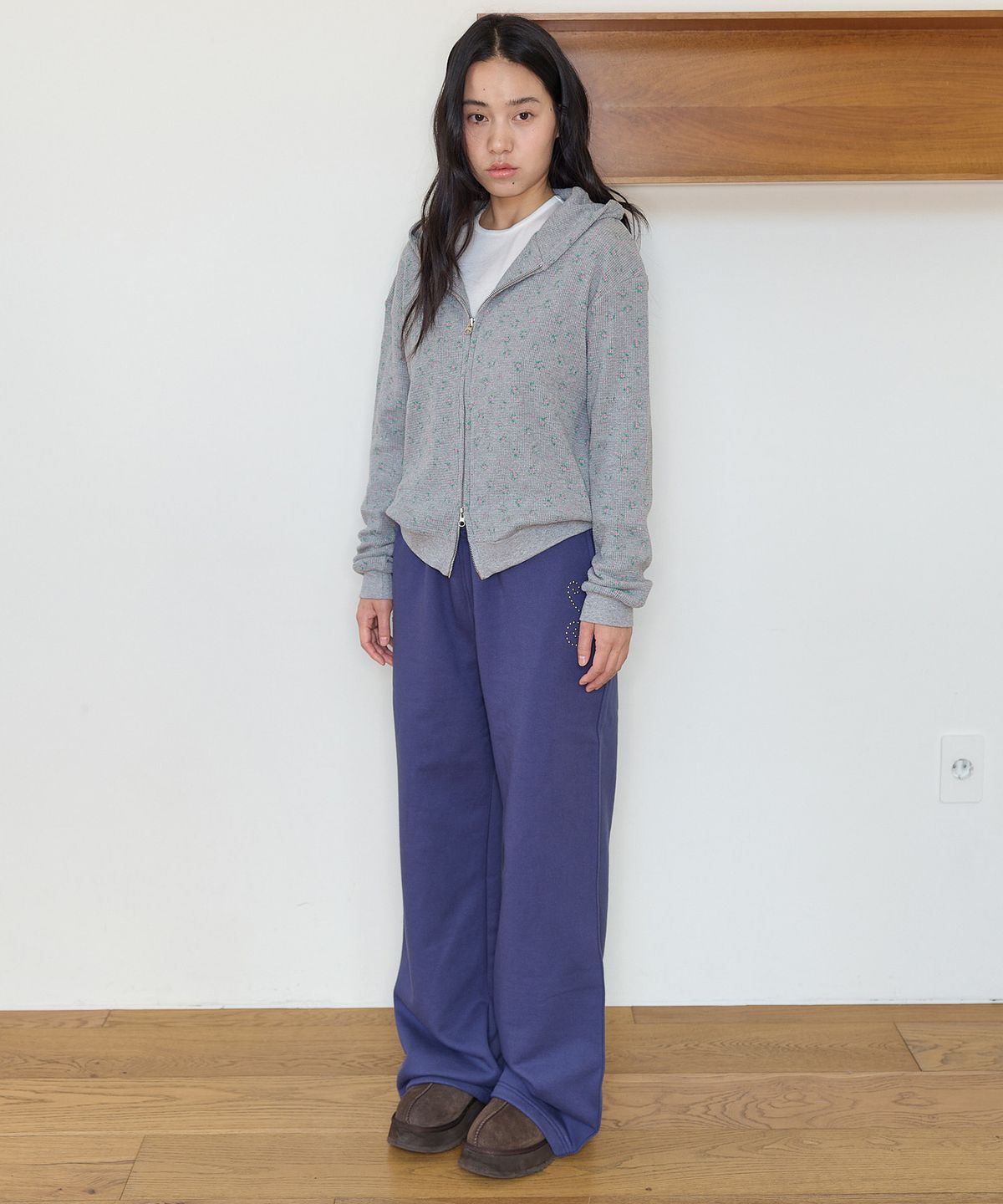 홈바디띵즈(HOMEBODY THINGS) Tiny Flower Hoodie Zip-Up (GREY)