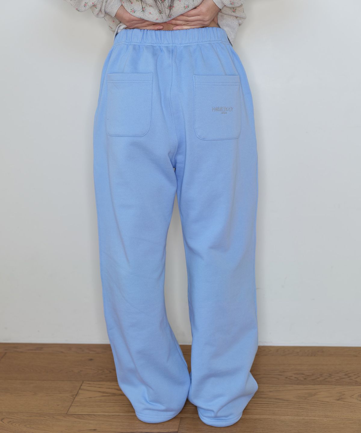 홈바디띵즈(HOMEBODY THINGS) Spiral Heavy Cotton Sweatpants (SKY BLUE)