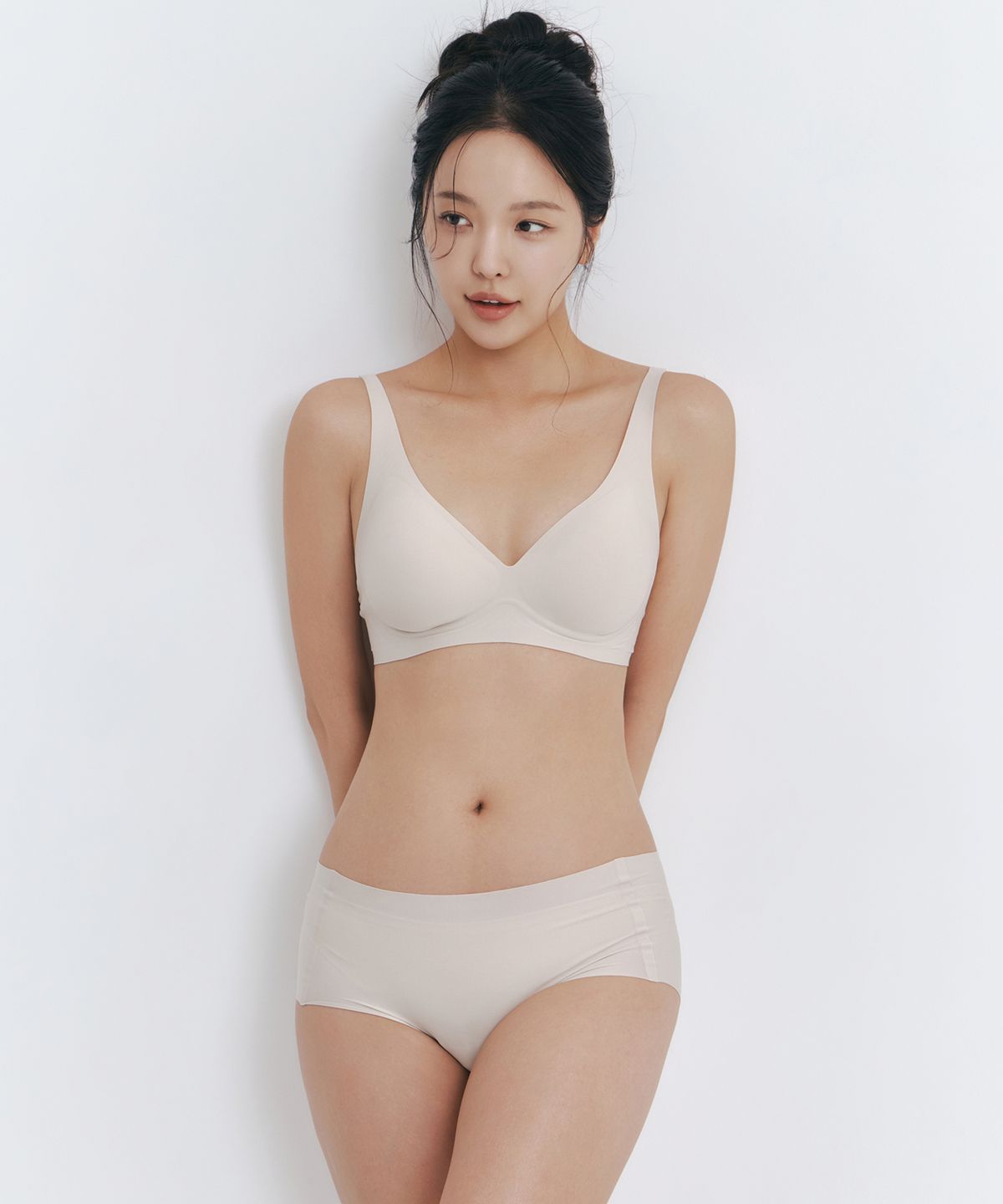 하성민기업(HASUNGMIN CORP) 플로우 심리스 커브넥 브라&팬티 SET