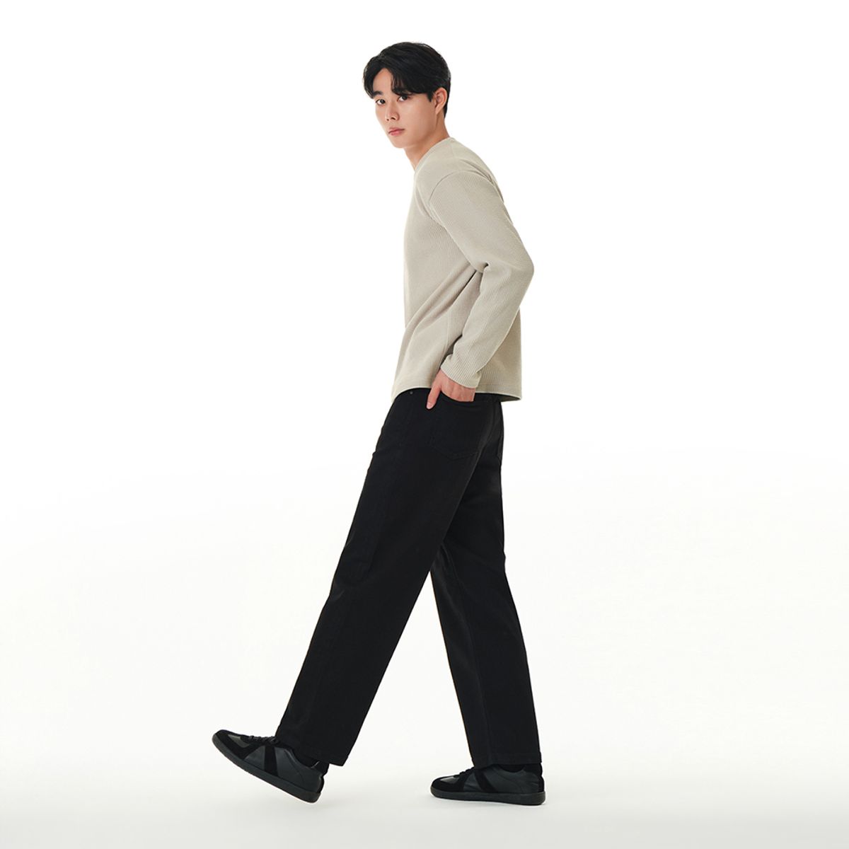 안다르(ANDAR) 에어데님 맨즈 세미 와이드 테이퍼드핏 블랙진
