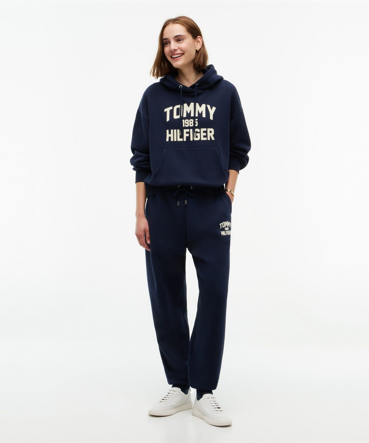 타미힐피거(TOMMY HILFIGER) 바시티 플록 릴렉스 핏 후디 (T22G7TTO066WT1C1G)