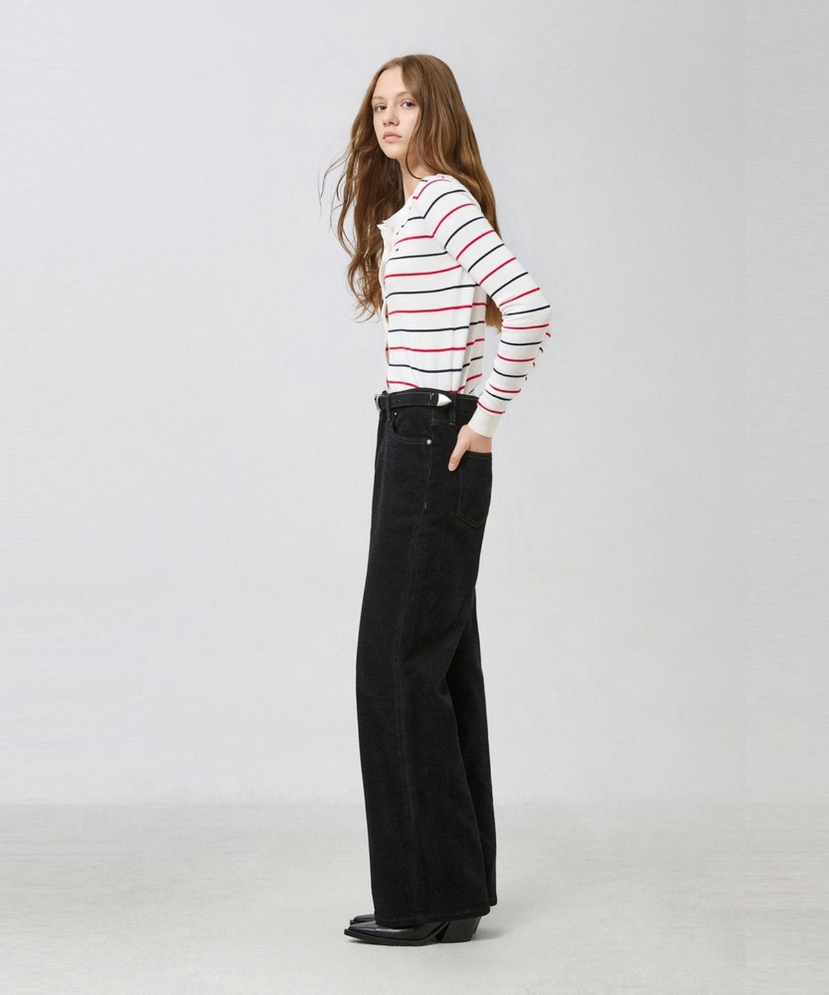 타미진스(TOMMY JEANS) 클레어 스트레이트 핏 브러쉬드 데님 팬츠 (T32G6NEW21TWL11BK)
