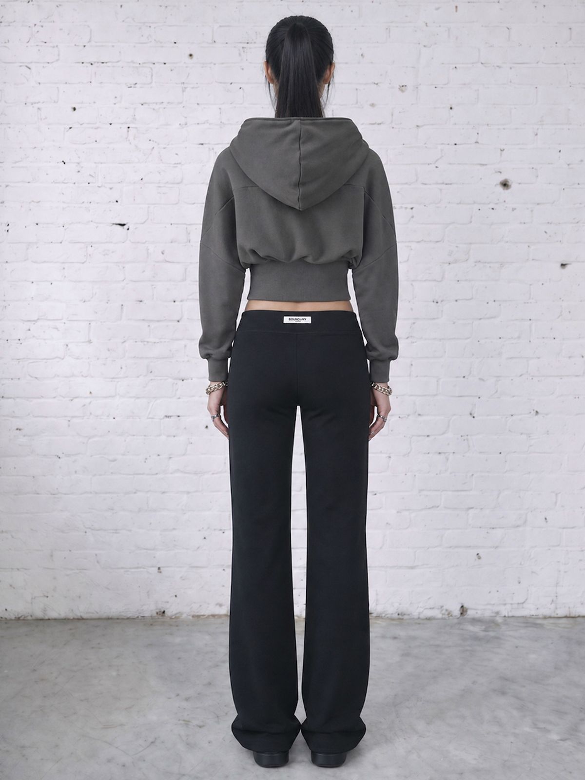 바운더리(BOUNDARY) GLAM CROPPED SWEAT ZIP-UP HOODIE DARK GRAY