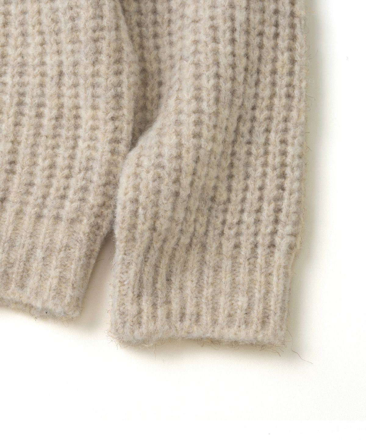 니티드(KNITTED) (UNISEX) 부클 래글런 와플 크롭 라운드 니트 OATMEAL