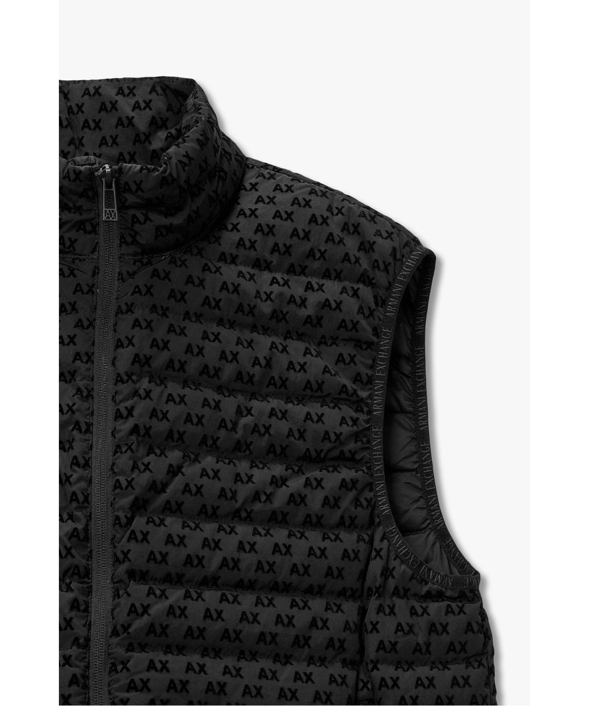 아르마니 익스체인지(ARMANI EXCHANGE) 남성 올오버 로고 패턴 다운 베스트 _블랙_A416310021