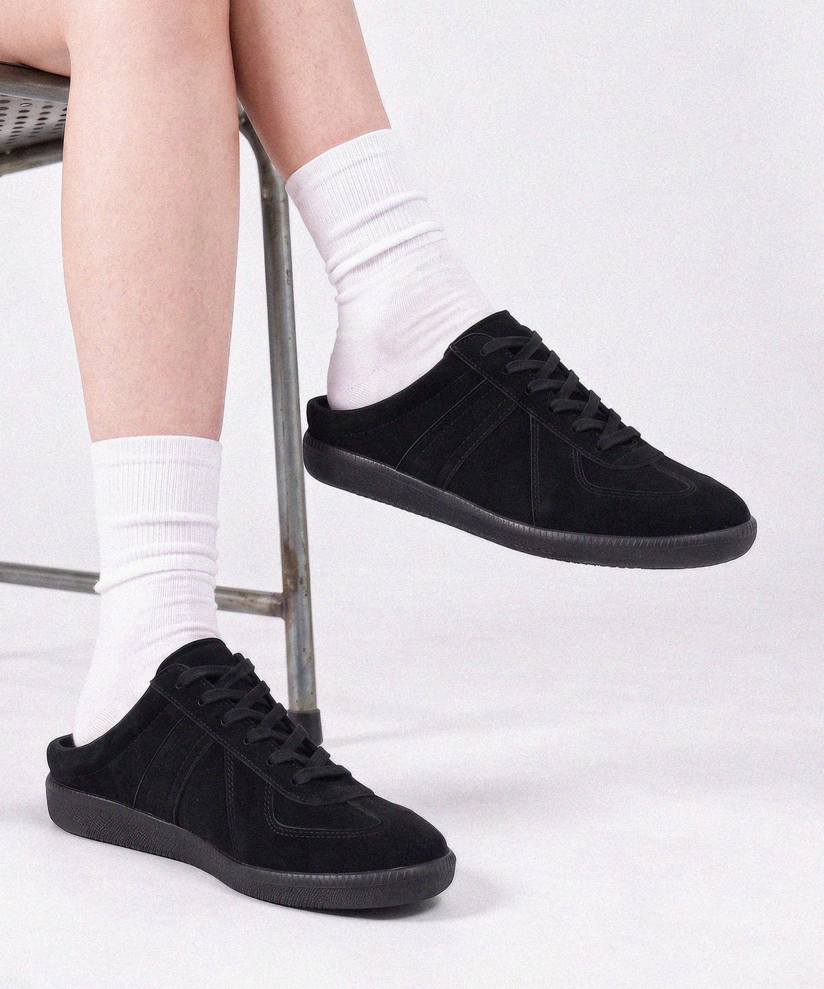 더노피(THENOPI) 라이언 4cm 키높이 독일군뮬 스니커즈 올블랙