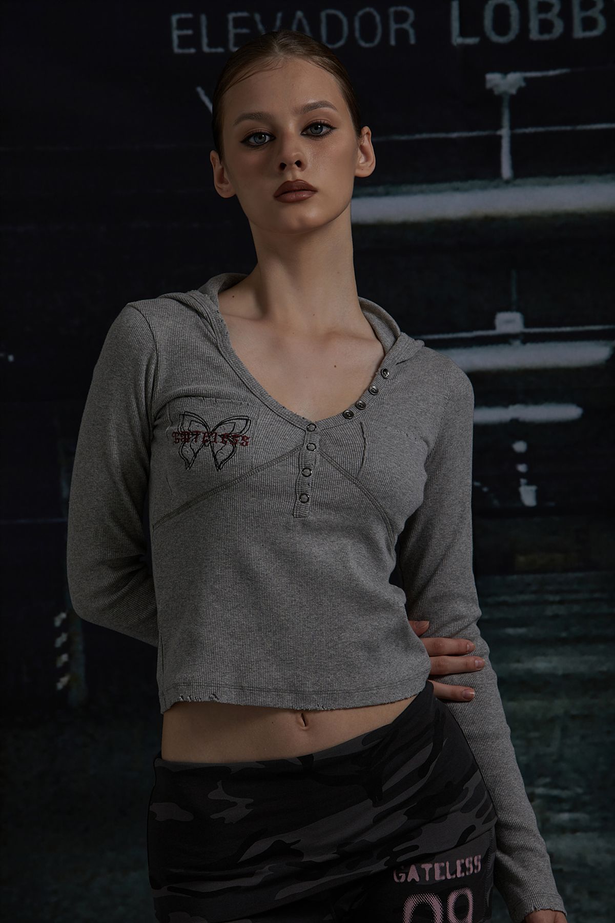 게이트리스(GATELESS) BUTTERFLY HOODIE