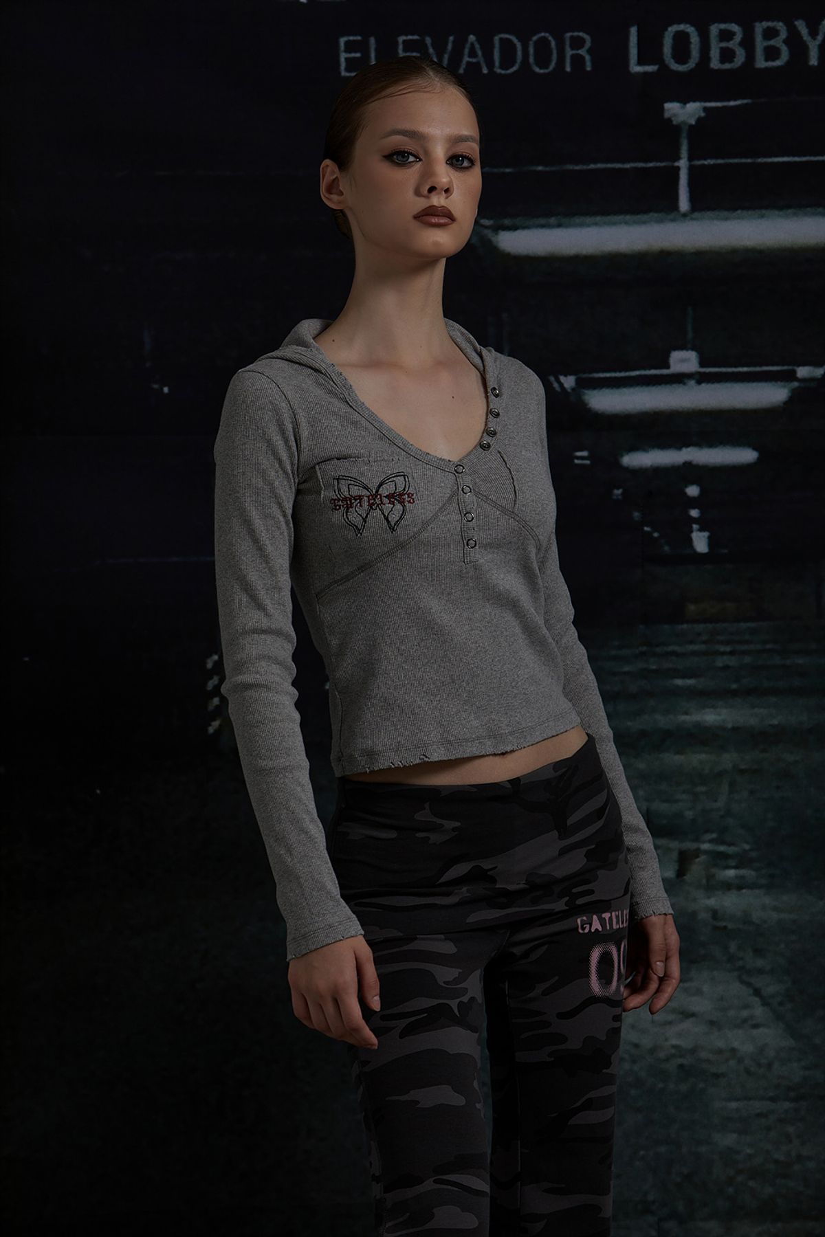 게이트리스(GATELESS) BUTTERFLY HOODIE