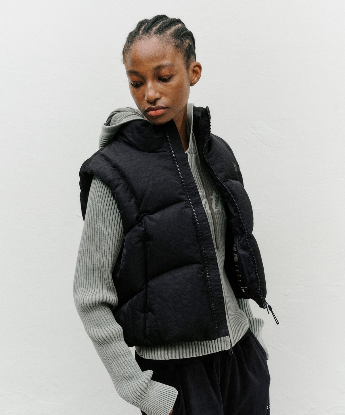 브라운브레스(BROWNBREATH) W GLOSSY CROP DOWN VEST