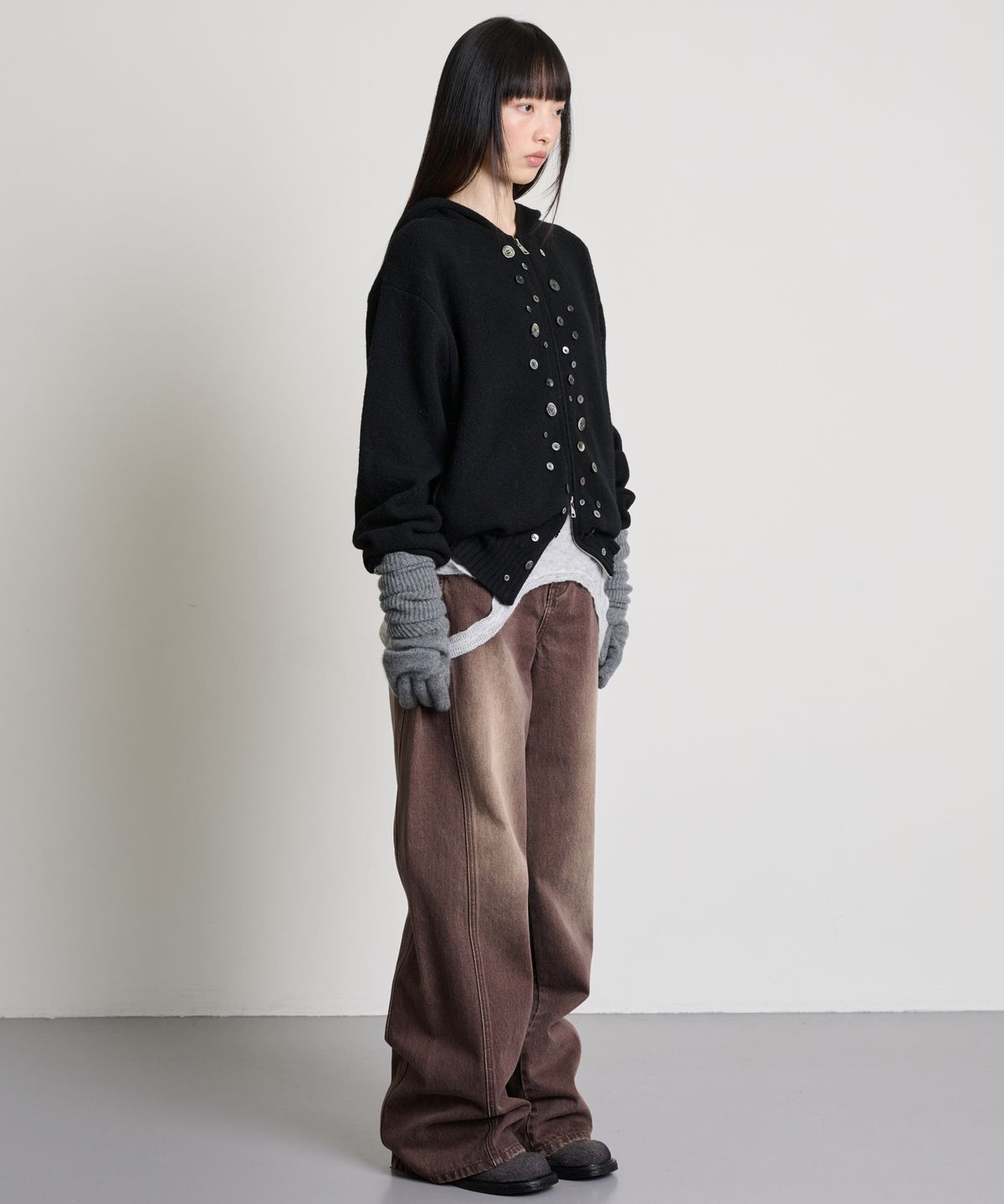 더애틋(THE AÉTUT) Button Detail Wool Knit Zip-Up Hoodie_Black
