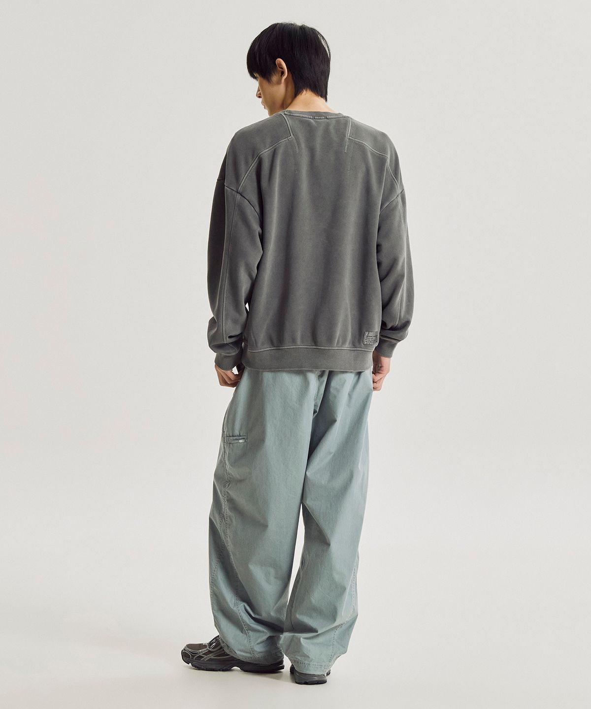 뉴발란스(NEW BALANCE) NBNCG41043 / UNI 플라잉 기모 다잉 맨투맨 (D/CHARCOAL)